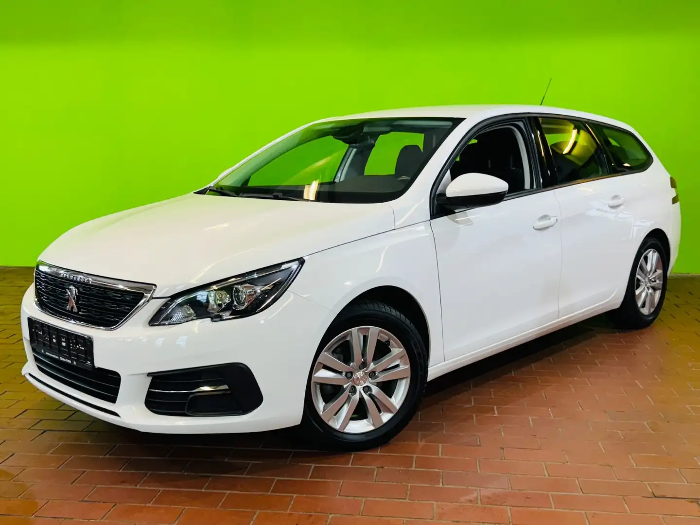 Peugeot 308 BlueHDi Active 360 Kamera Navi Finanzierung Weiß - 2