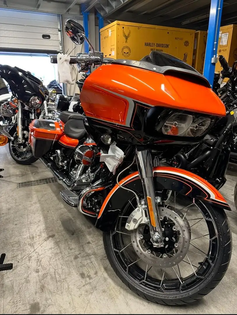 Harley-Davidson Road Glide C.V.O - 2