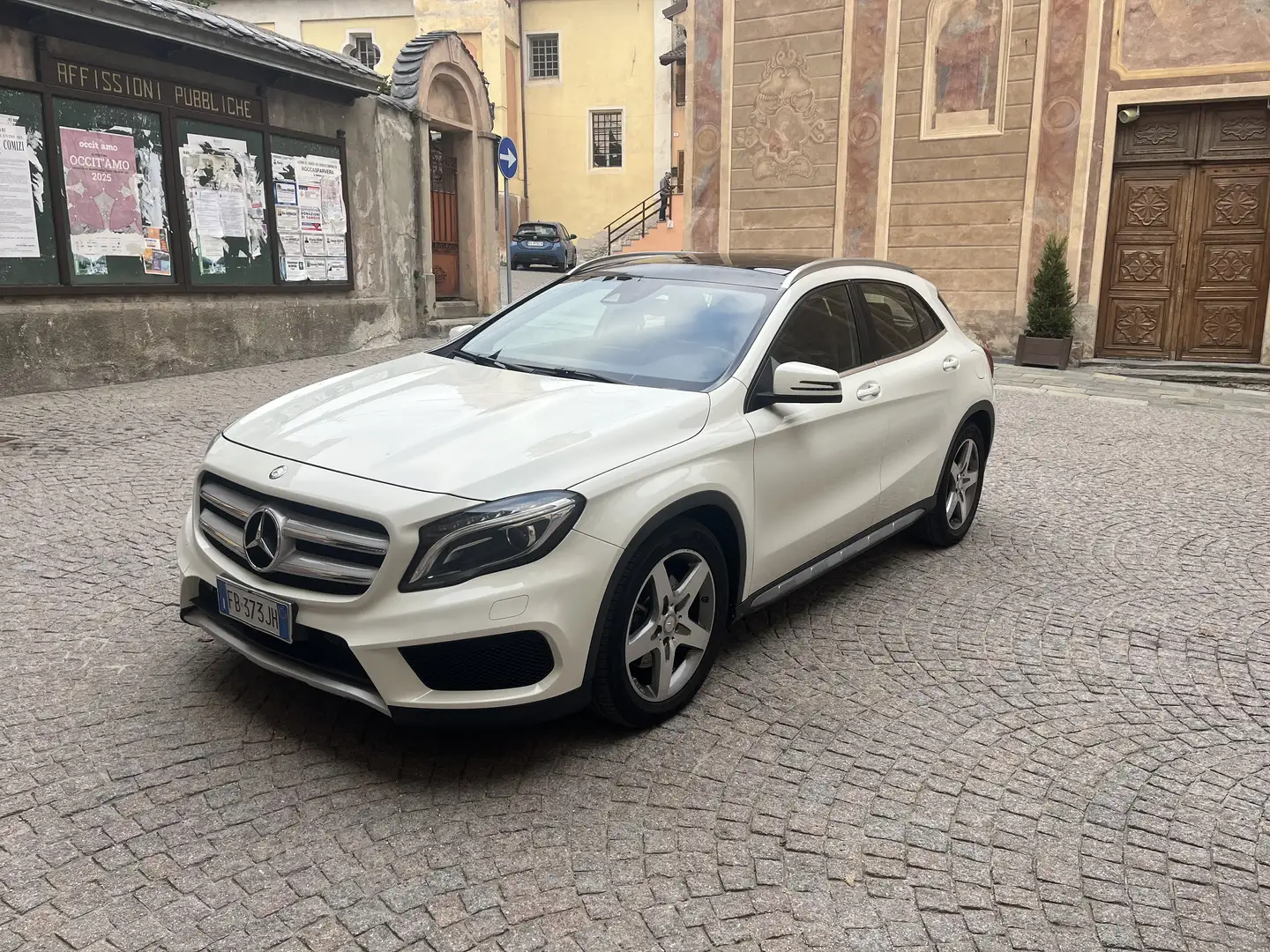 Mercedes-Benz GLA 220 d Premium 4matic 177cv auto - 1