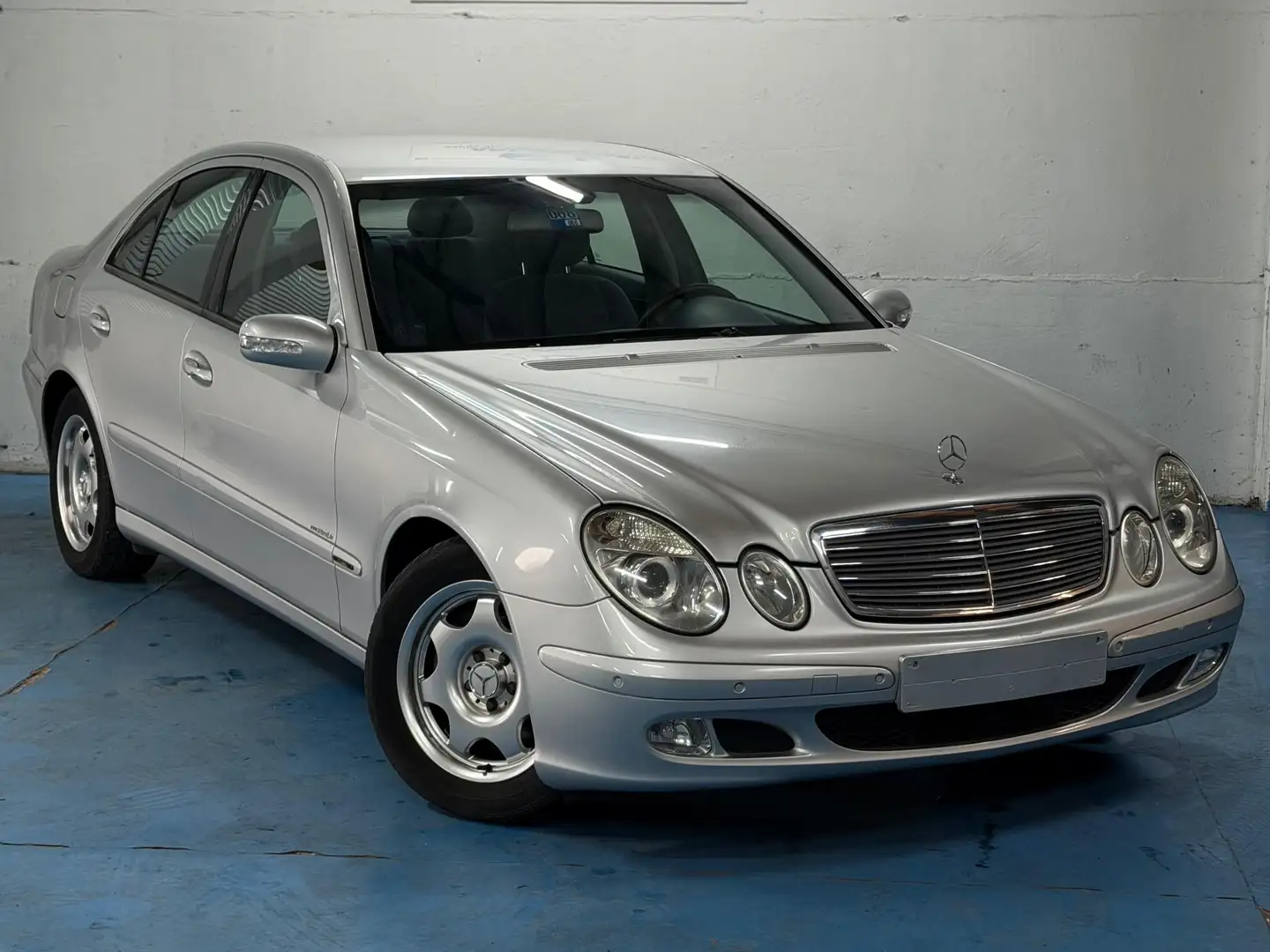 Mercedes-Benz E 200 E 200 Kompressor Silber - 2