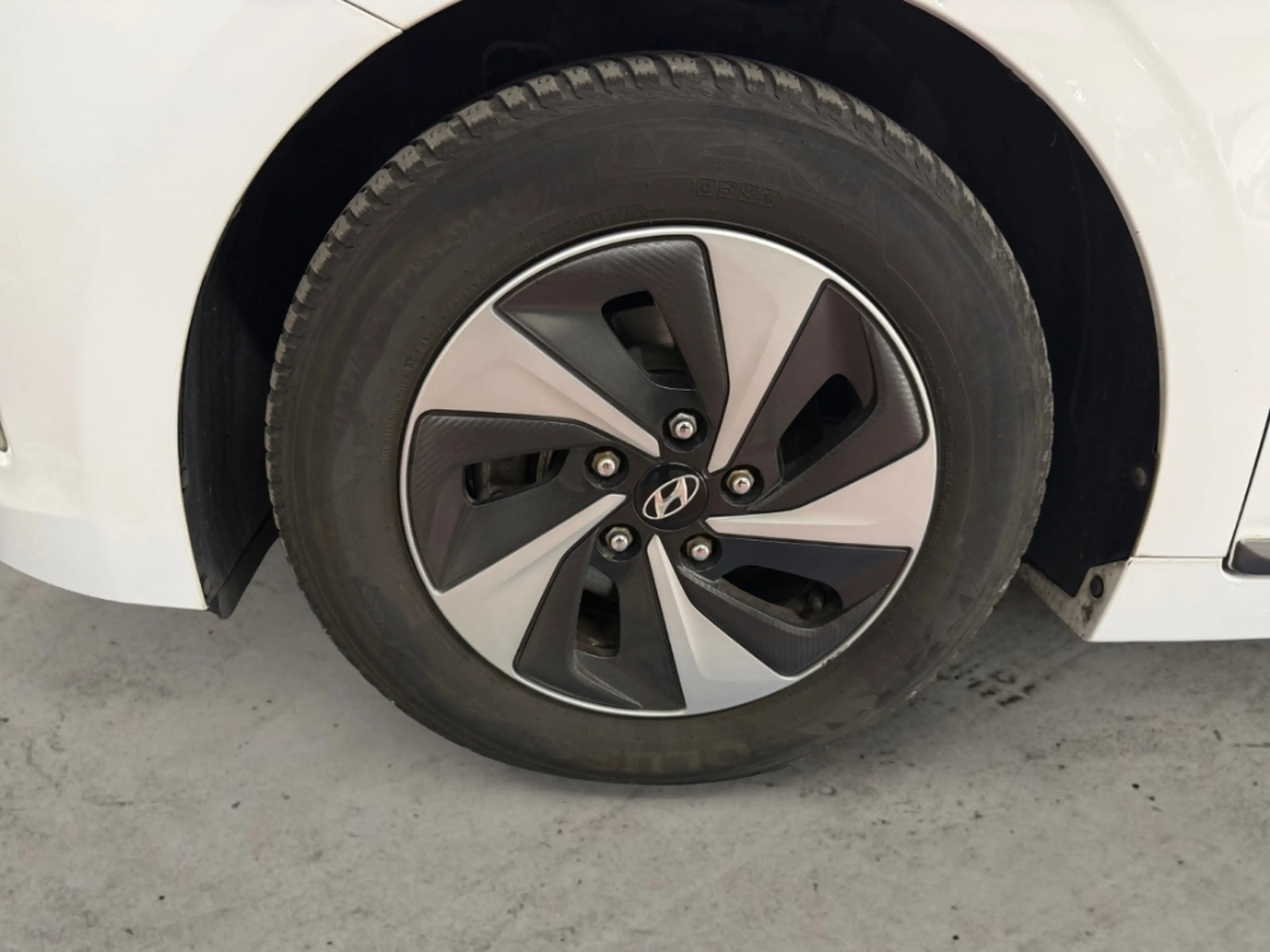 Hyundai IONIQ Style MHEV AUTOMATIK NAV XENON KAMERA ACC SITZ.HZG — photo 15