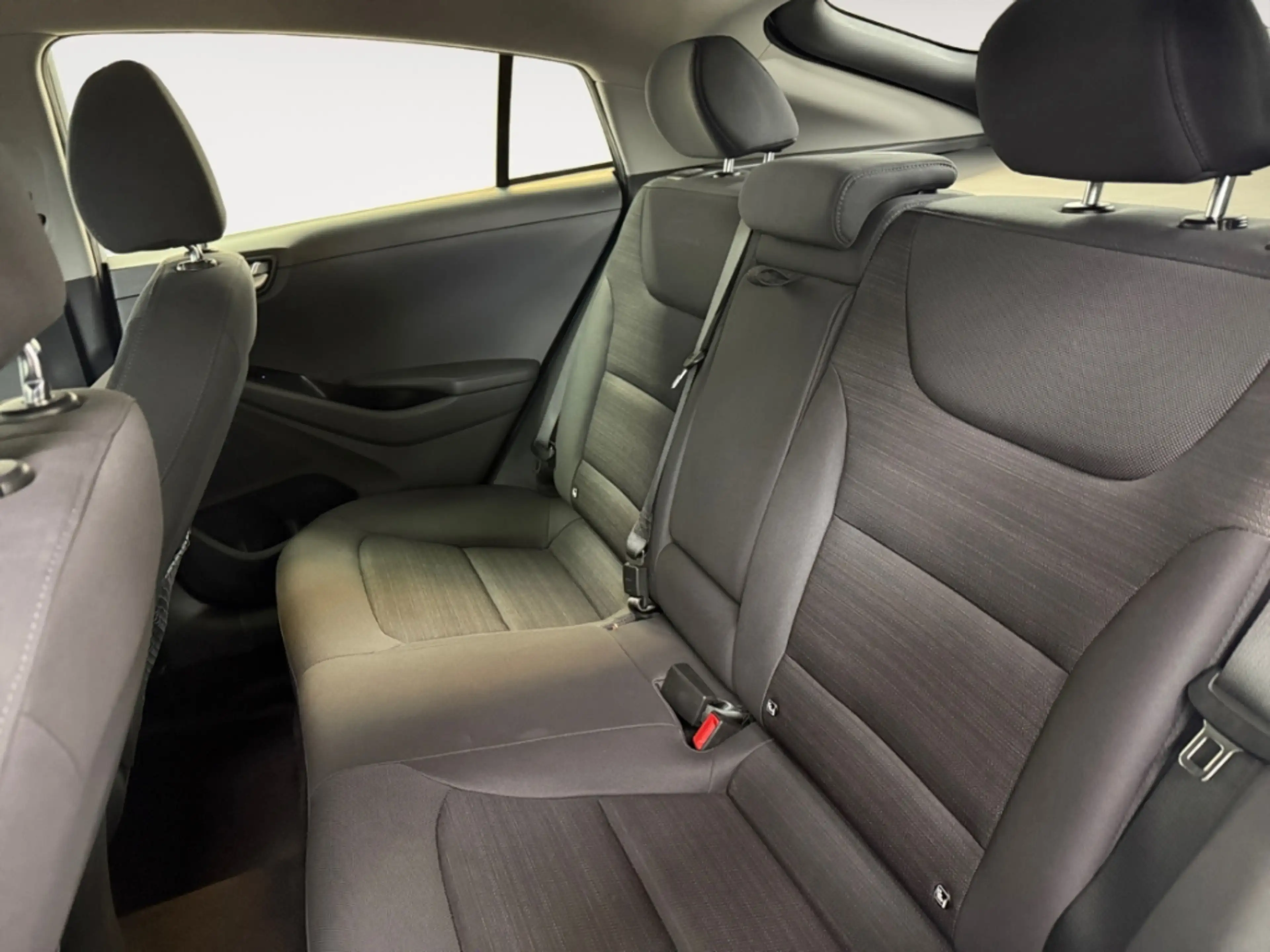 Hyundai IONIQ Style MHEV AUTOMATIK NAV XENON KAMERA ACC SITZ.HZG — photo 12