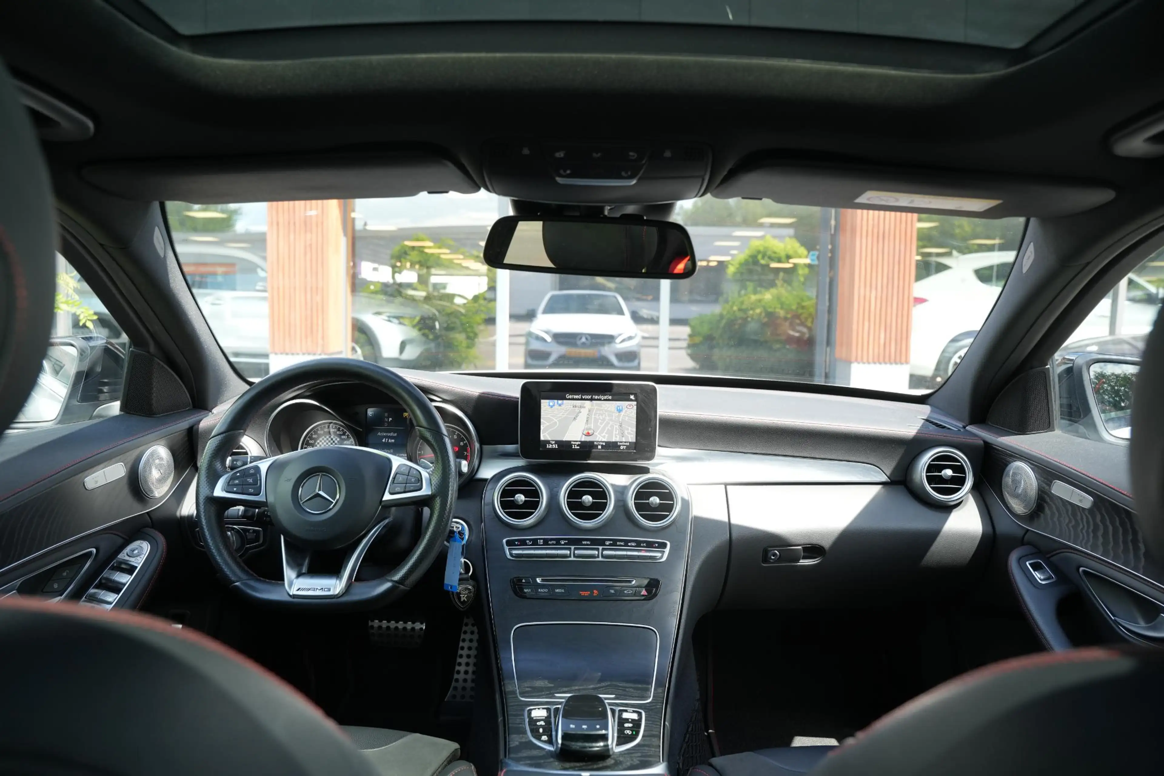 Mercedes-Benz C 43 AMG 4MATIC Pano 367PK — photo 2