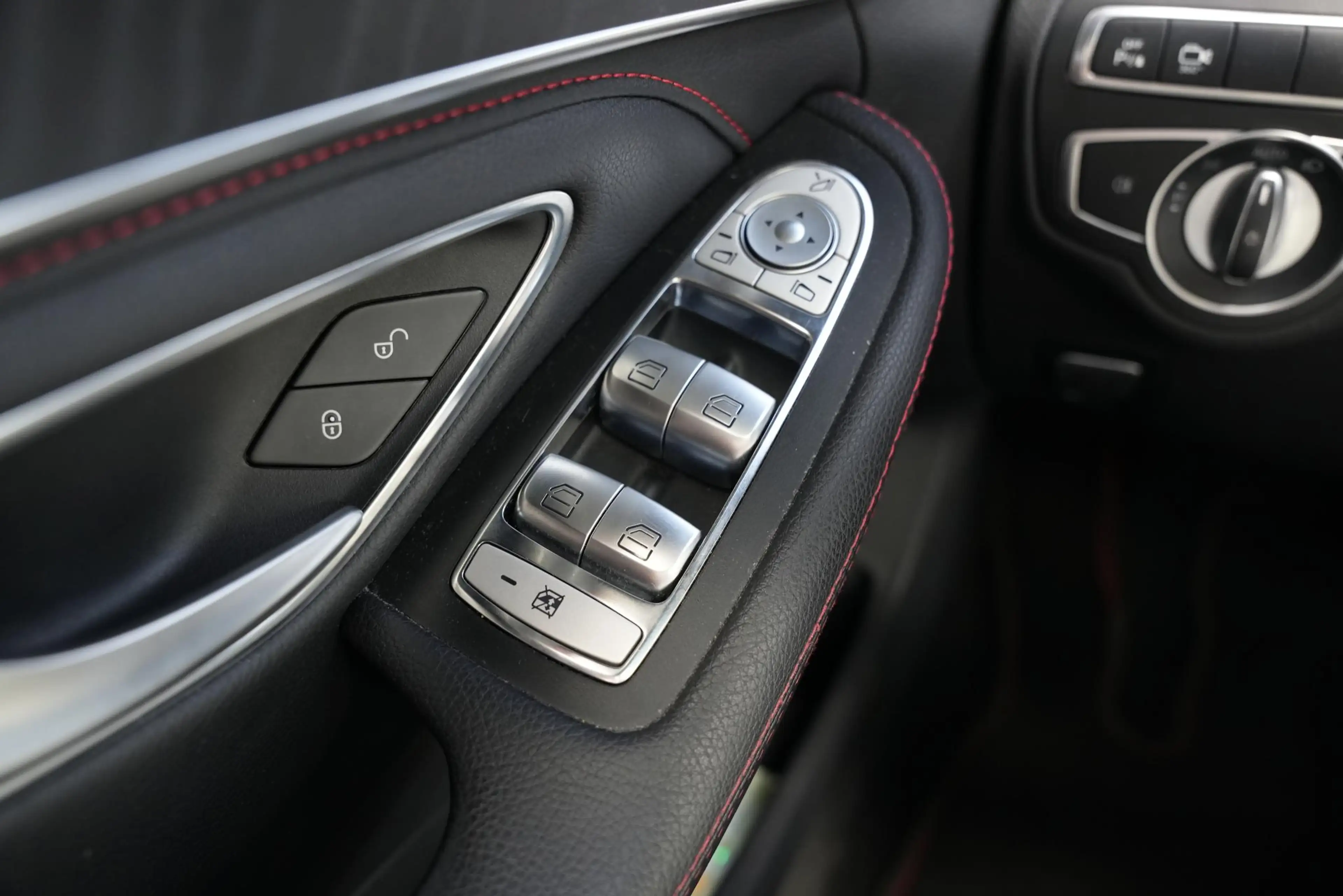 Mercedes-Benz C 43 AMG 4MATIC Pano 367PK — photo 46