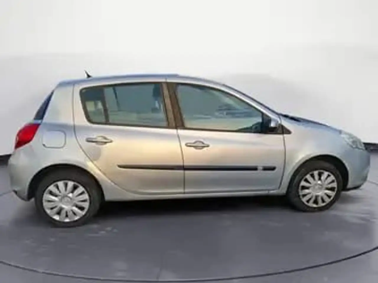Renault Clio iii 1.2 75ch authentique