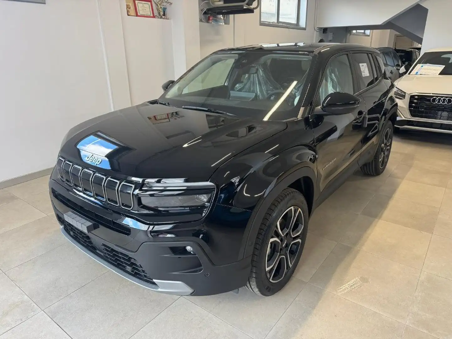Jeep Avenger 1.2 Turbo Summit KM0 Schwarz - 1
