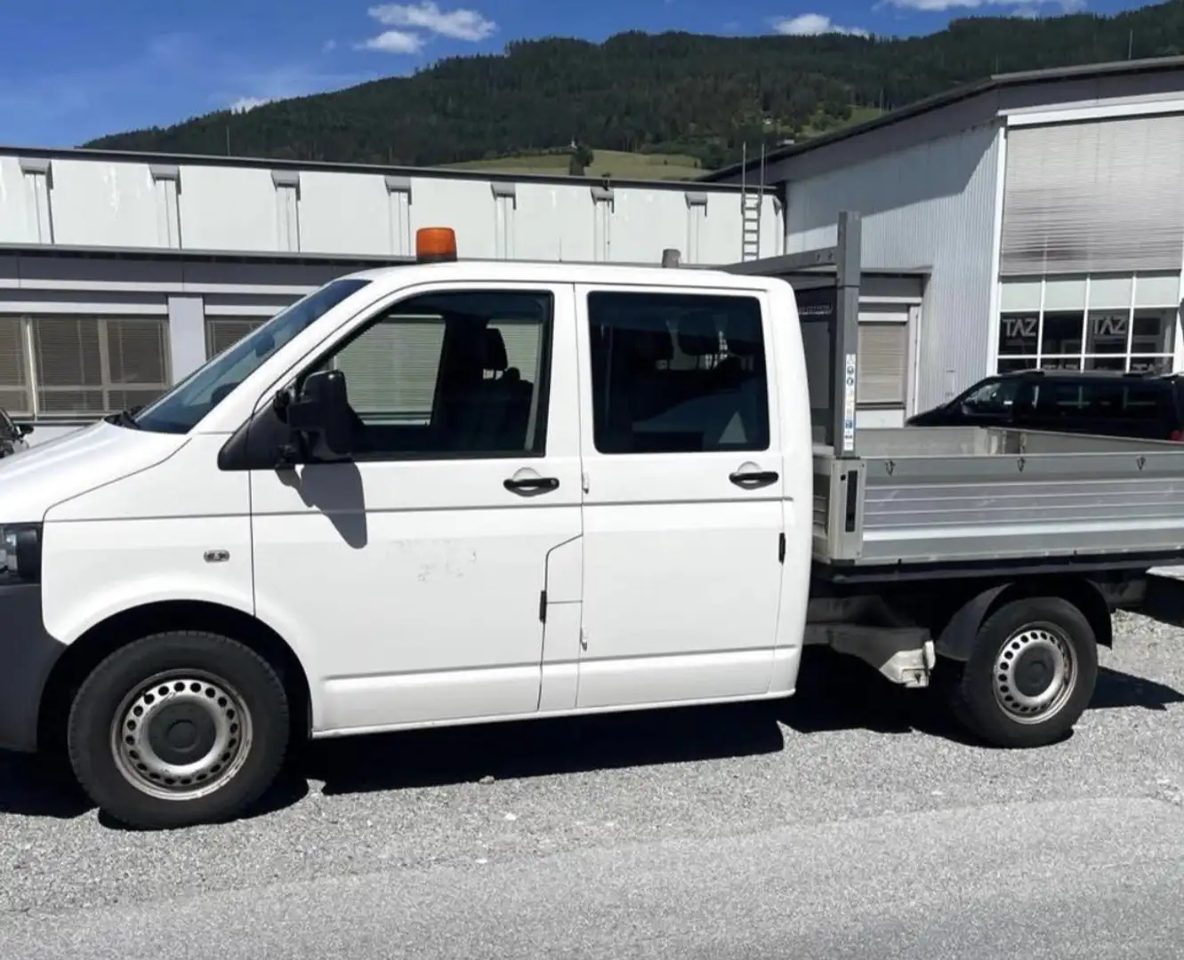 Volkswagen T5 Transporter Doka Pritsche - 1