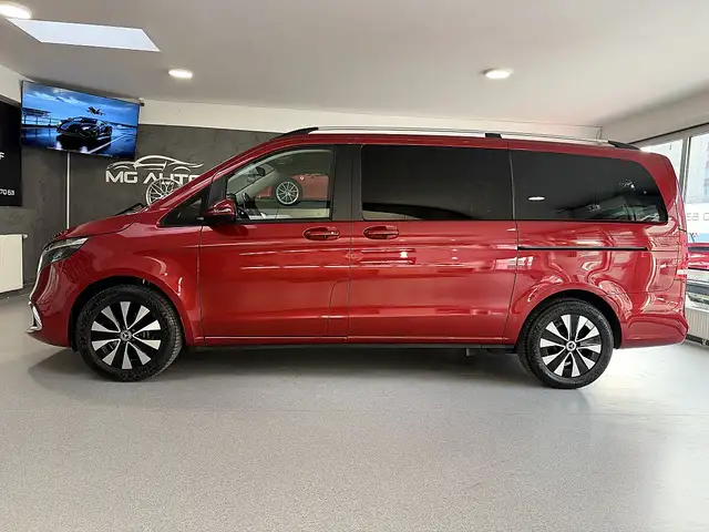 Mercedes-Benz V-Class view 4