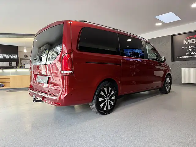 Mercedes-Benz V-Class view 8