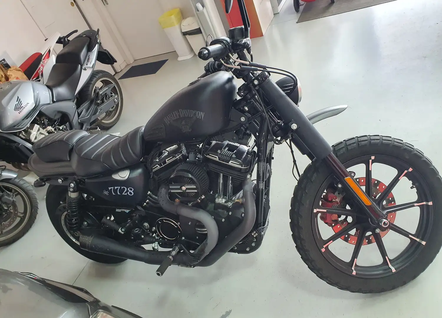Harley-Davidson Sportster XL 883 Zwart - 2