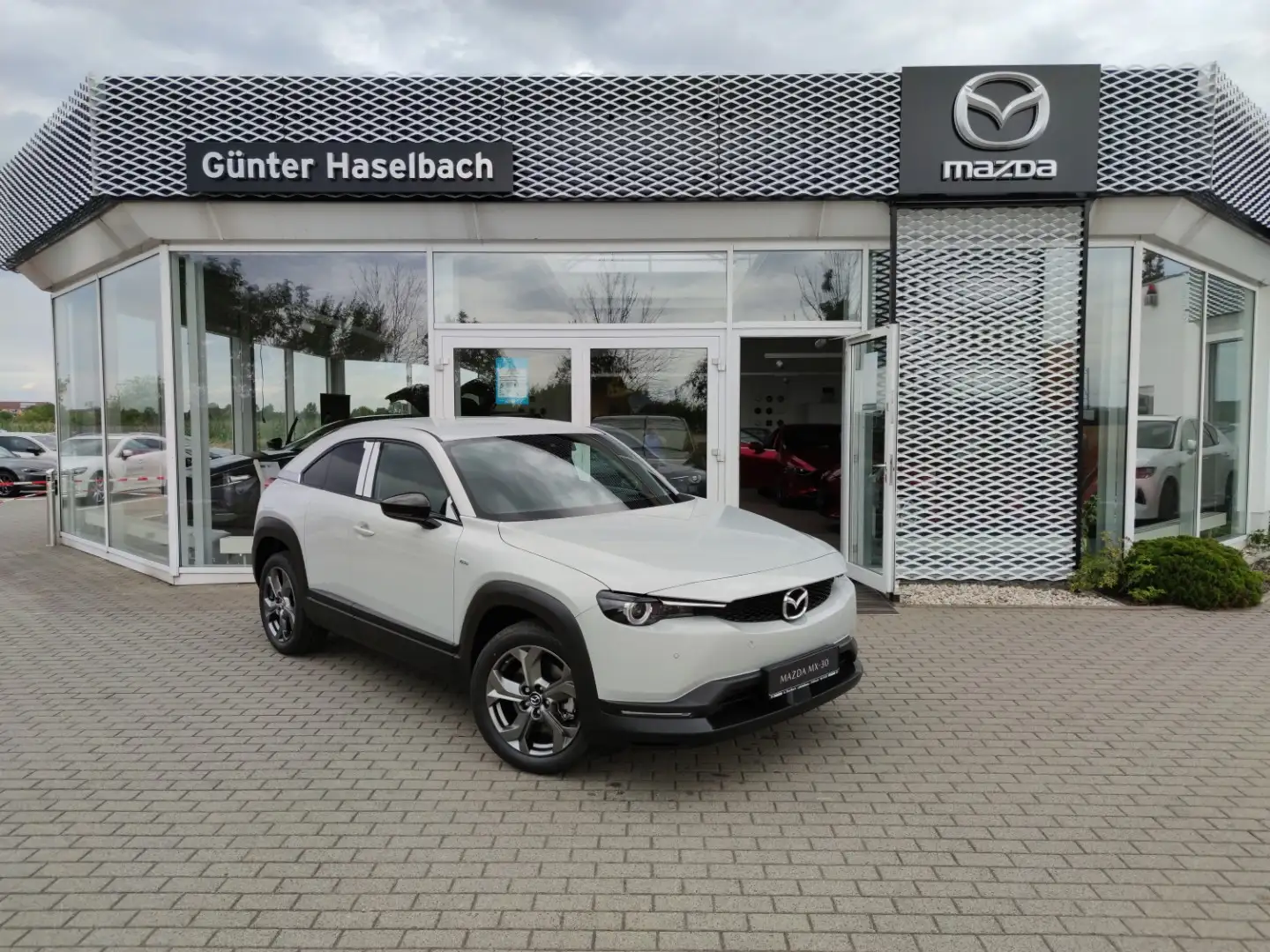 Mazda MX-30 ADVANTAGE Matrix Klimaaut MRCC Sitzheizg Freisprec Weiß - 2