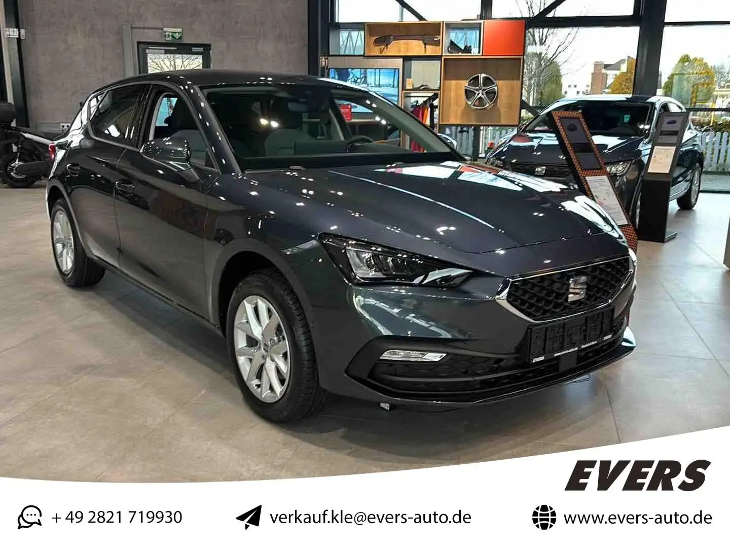 SEAT Leon 1.5 eTSI DSG Road Ed. NAVI KAMERA ACC SHZ Grau - 1