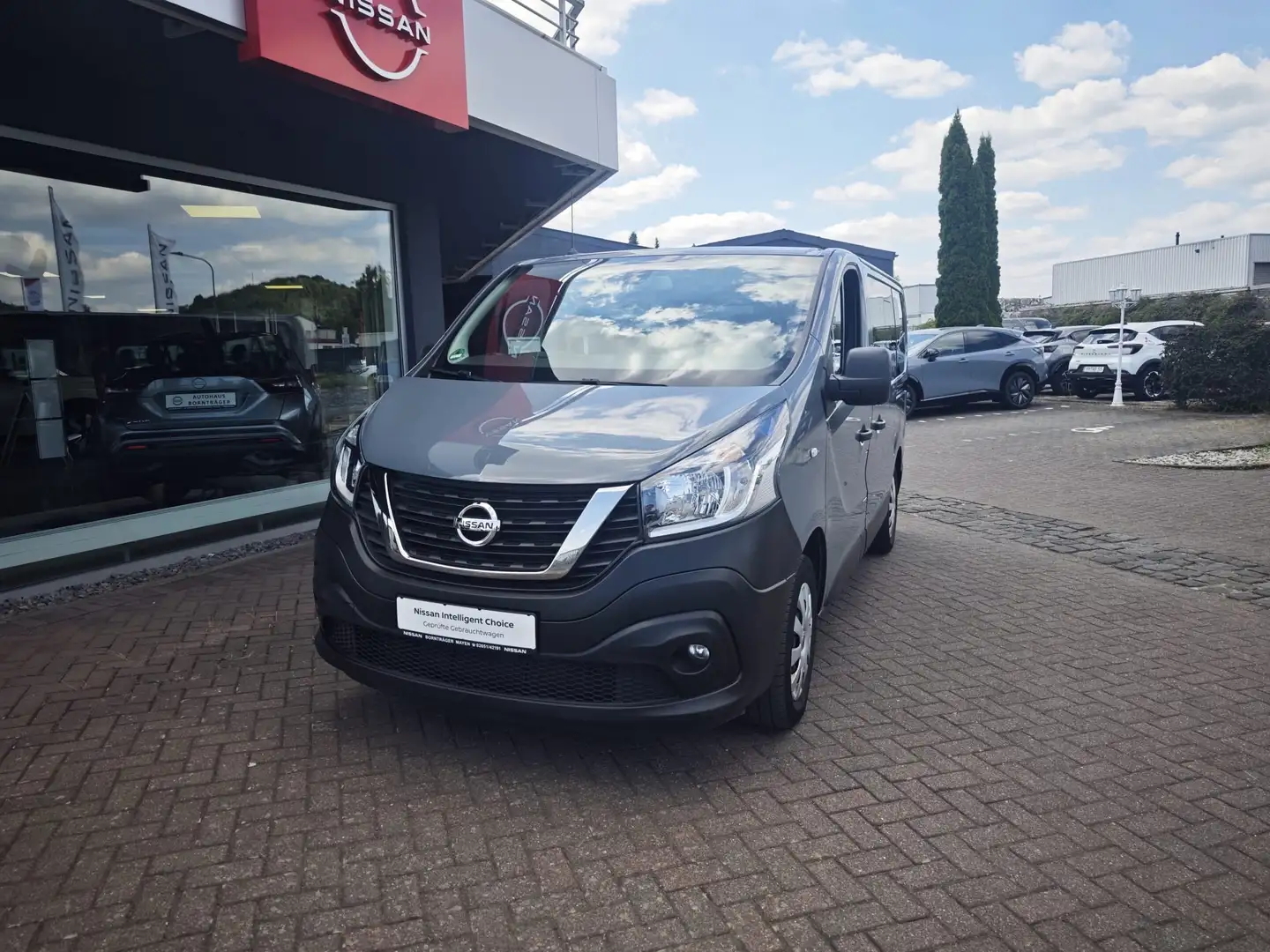 Nissan NV300 L1H1 2,7 dCi 120 (9-Si.) Premium Grijs - 2