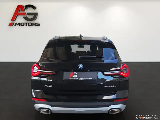 BMW X3 view 8