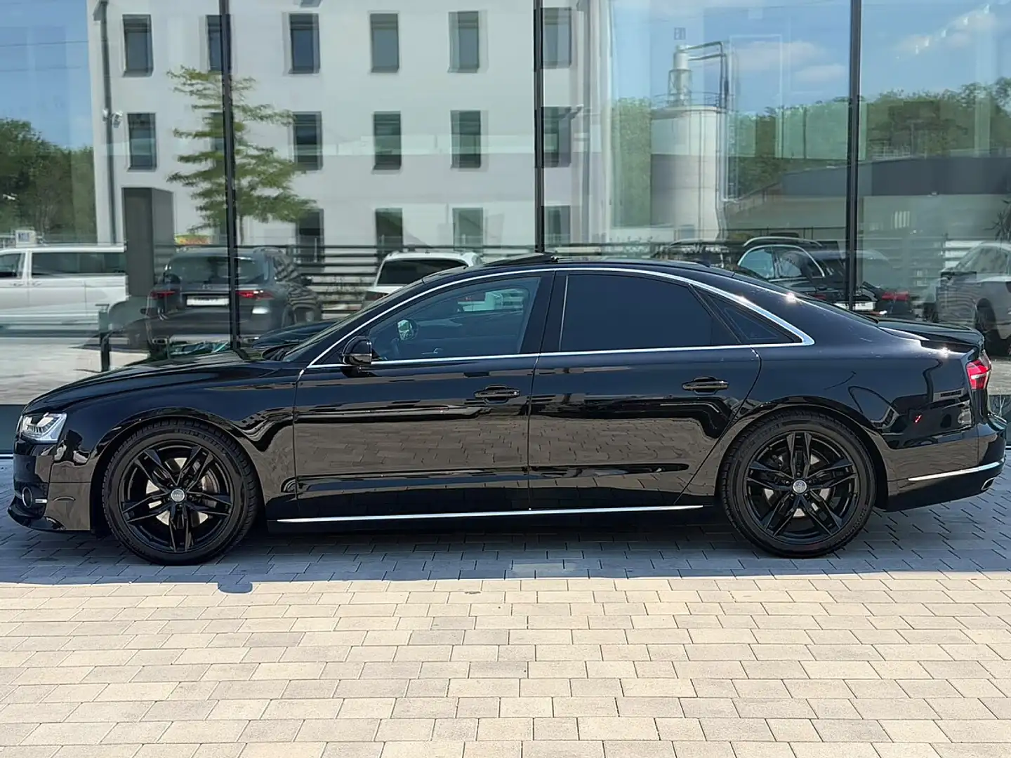 Audi A8 3,0 TDI clean Diesel quattro Tiptronic Schwarz - 2