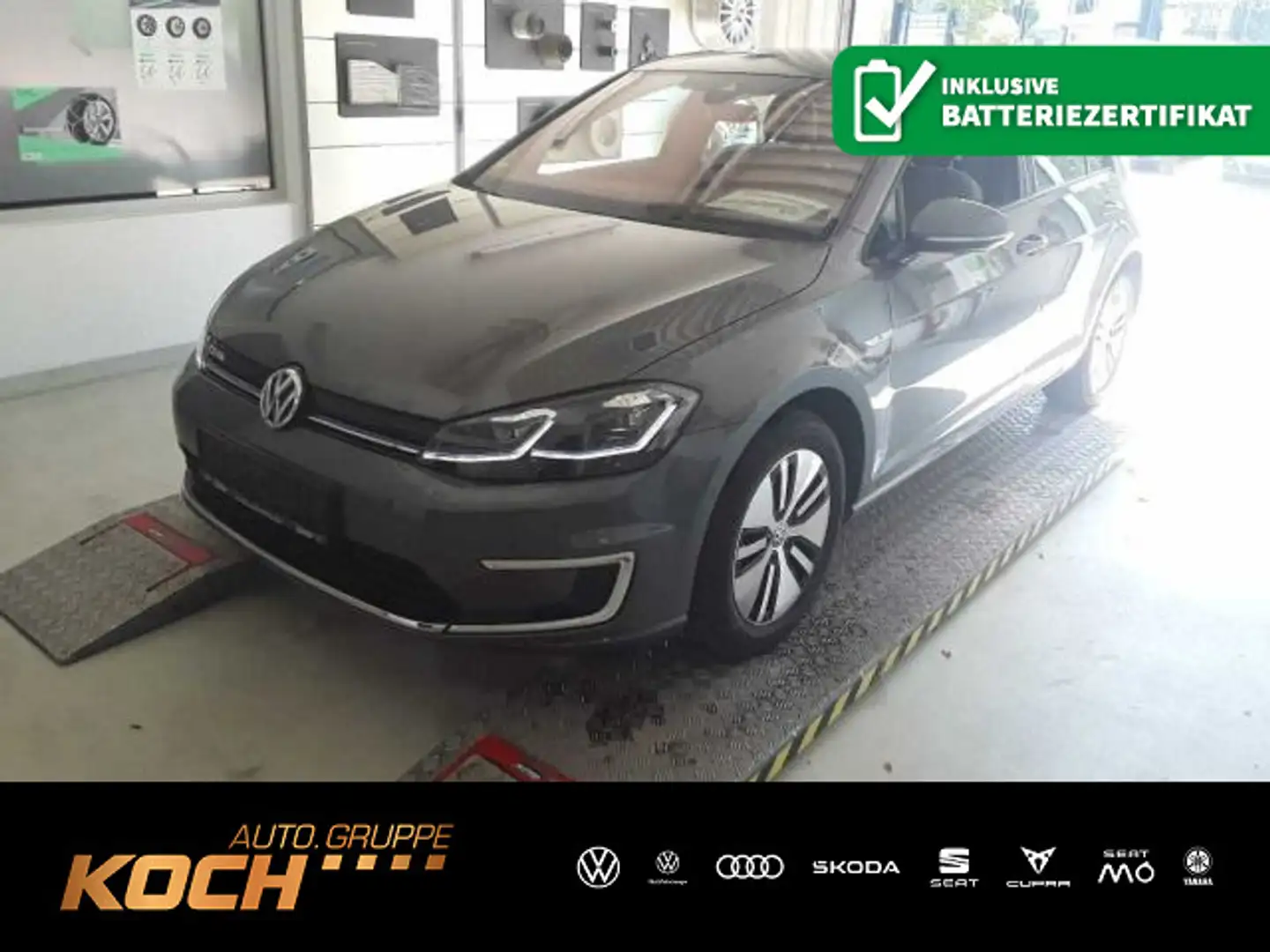 Volkswagen Golf e-Golf Leder Navi LED Grijs - 1