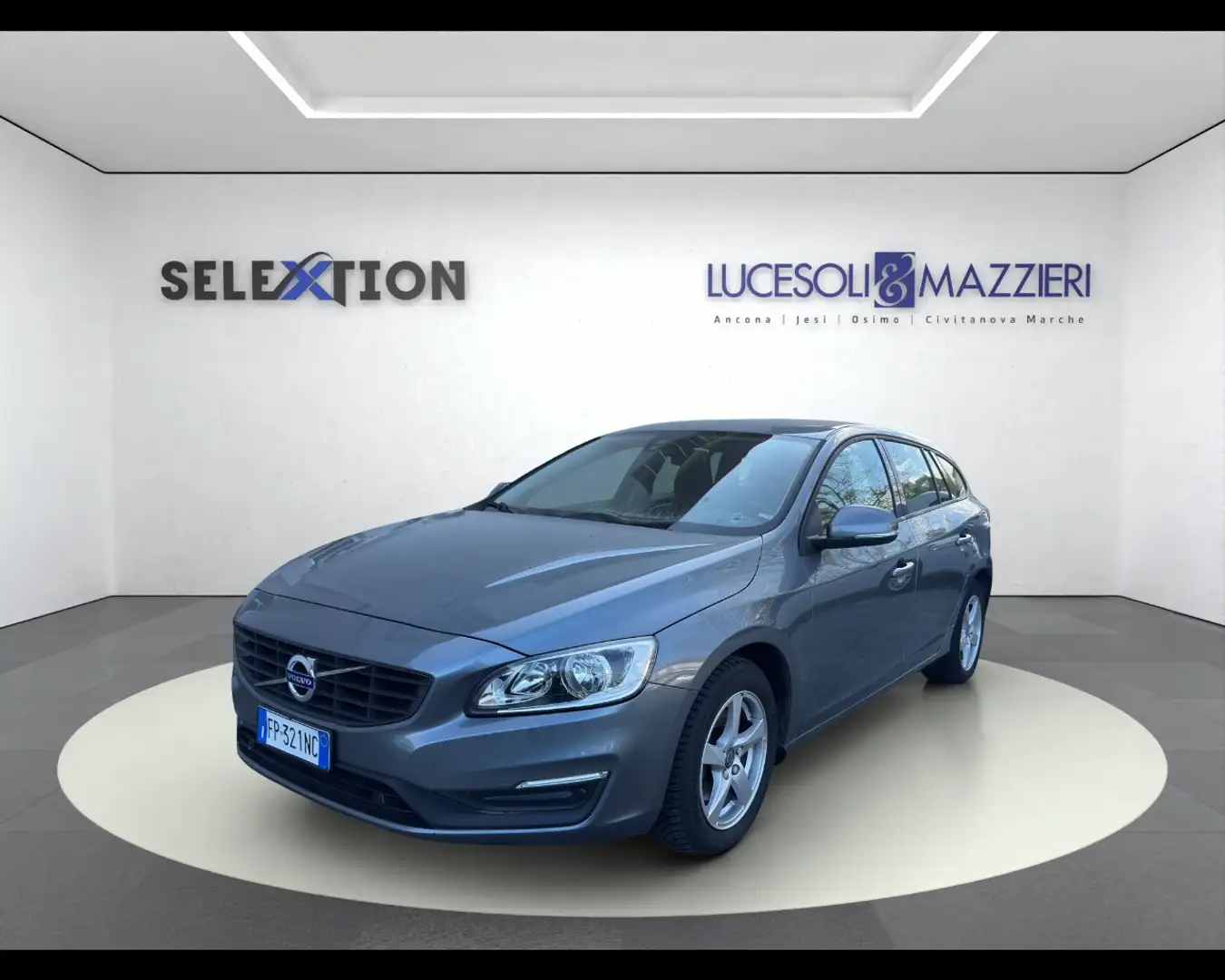 Volvo V60 (2010-2018) - V60 D2 Business Šedá - 1