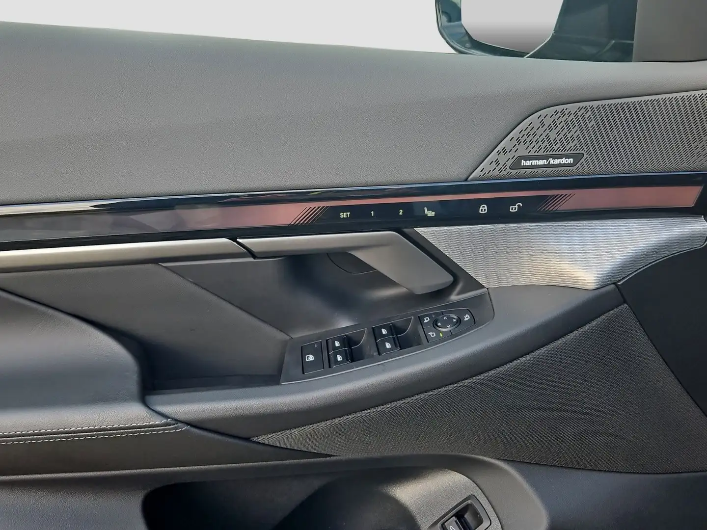 BMW 550 e xDrive M Sport Pro Individualleder Merino Noir - 2