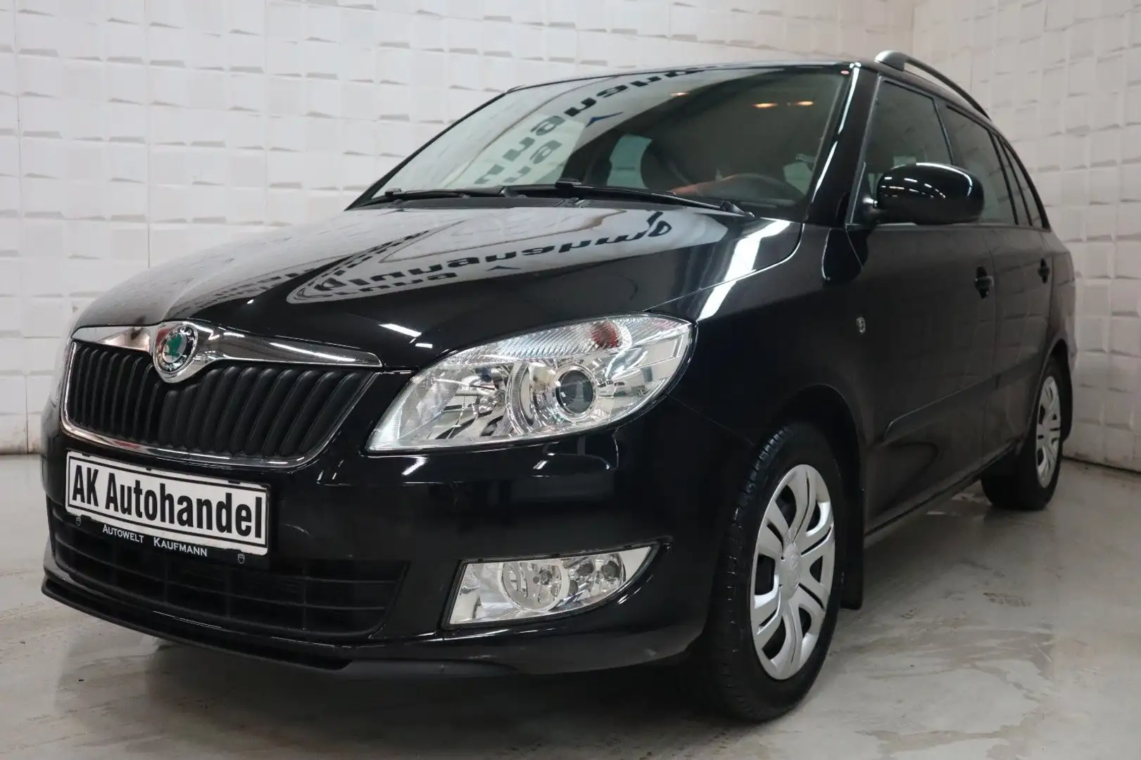 Skoda Fabia Combi Ambition Klimaanlage Tempomat 1.Hand Schwarz - 1