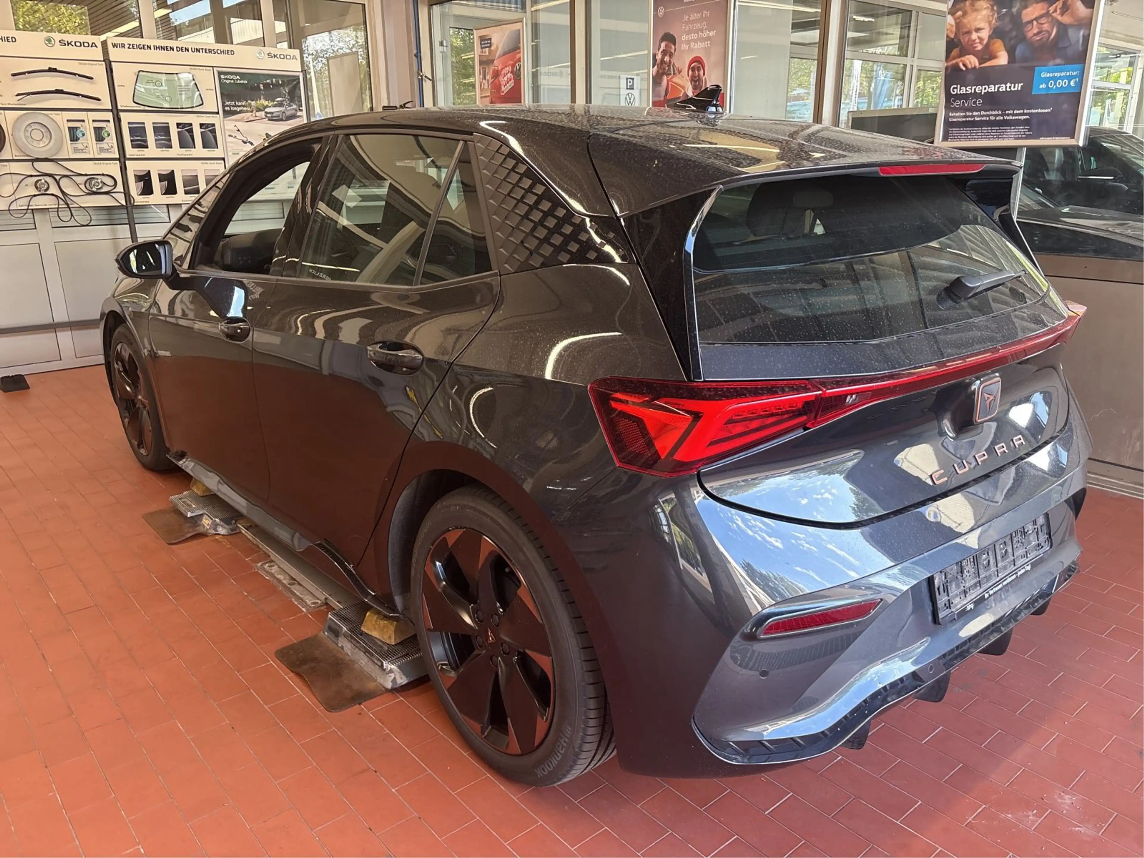 CUPRA Born . — photo 3
