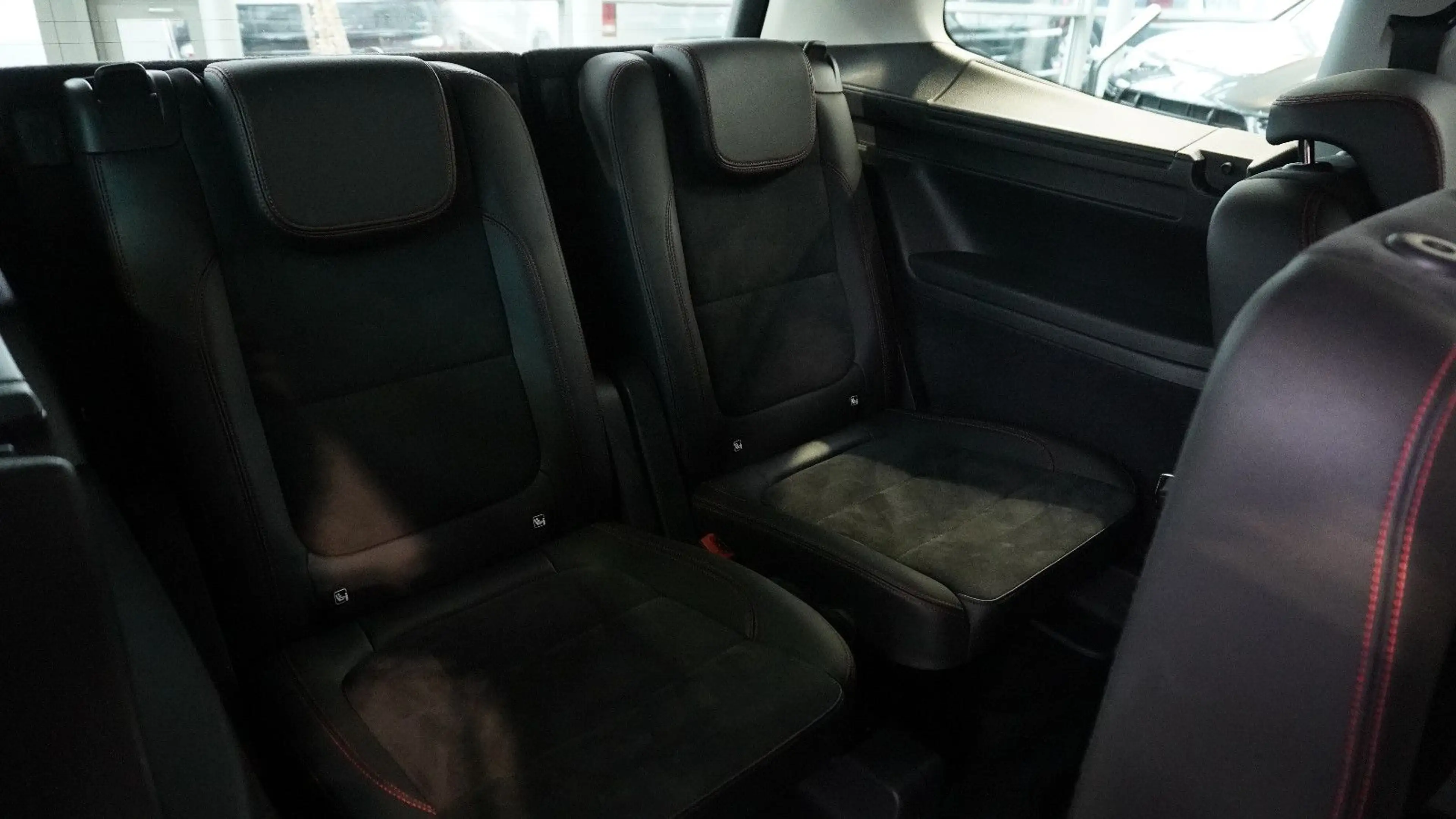 SEAT Alhambra FR-Line Allrad*ACC*AHK*STHZ*7-SITZ* — photo 12