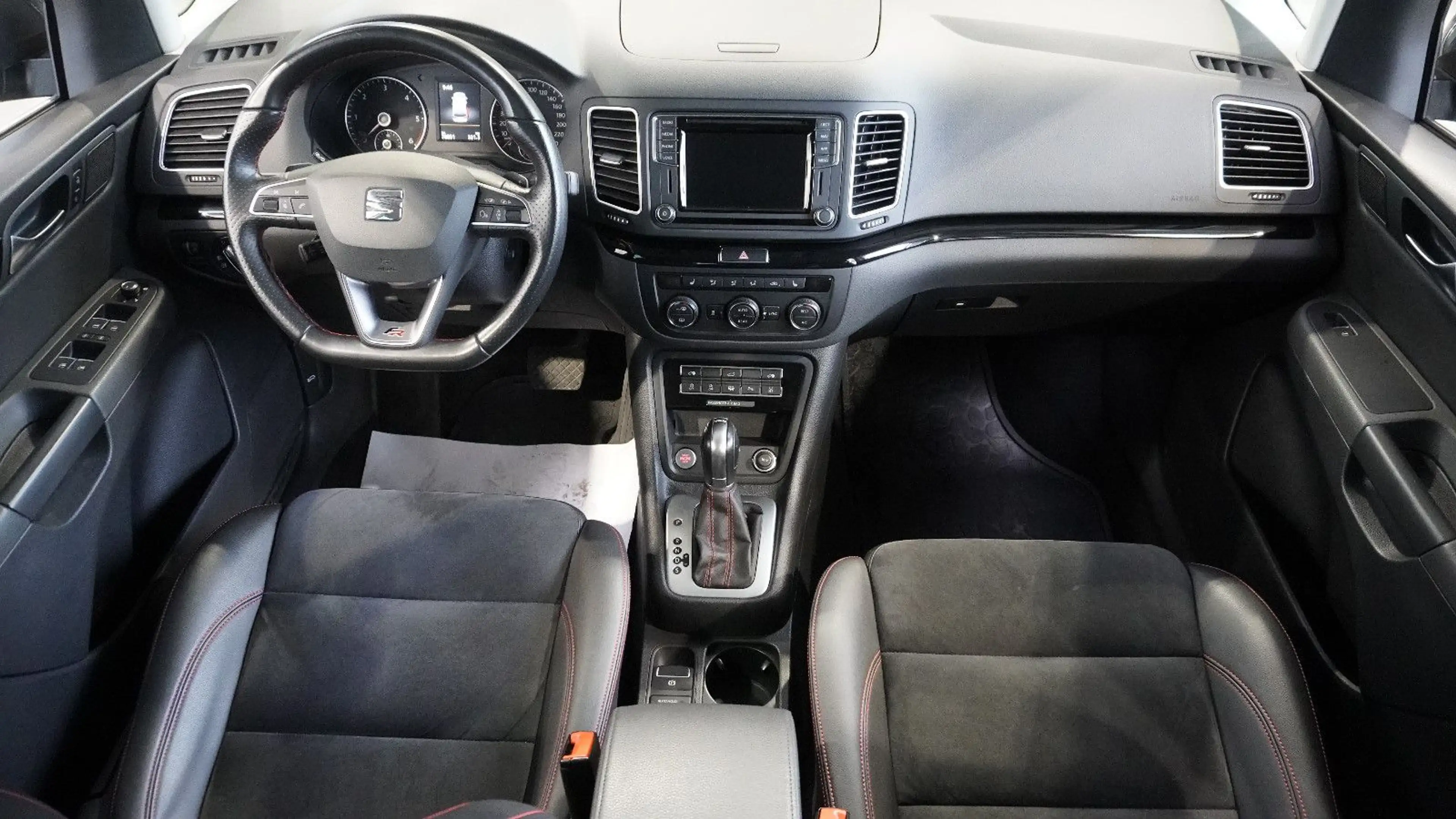 SEAT Alhambra FR-Line Allrad*ACC*AHK*STHZ*7-SITZ* — photo 8