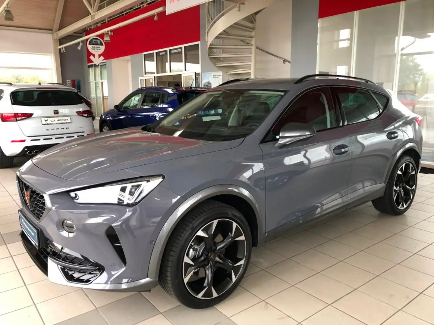 CUPRA Formentor 1.5TSI 7-Gang Automatik DSG Grau - 2