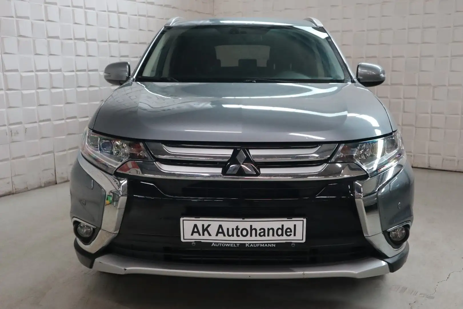 Mitsubishi Outlander ClearTec Intense 4WD,Klima,1-Hand Grau - 2