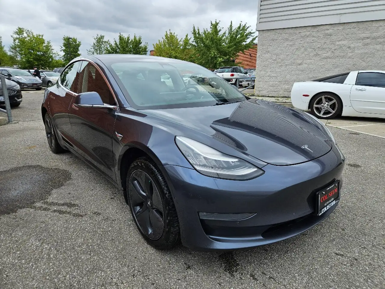 Tesla Model 3 снимка Tesla Model 3