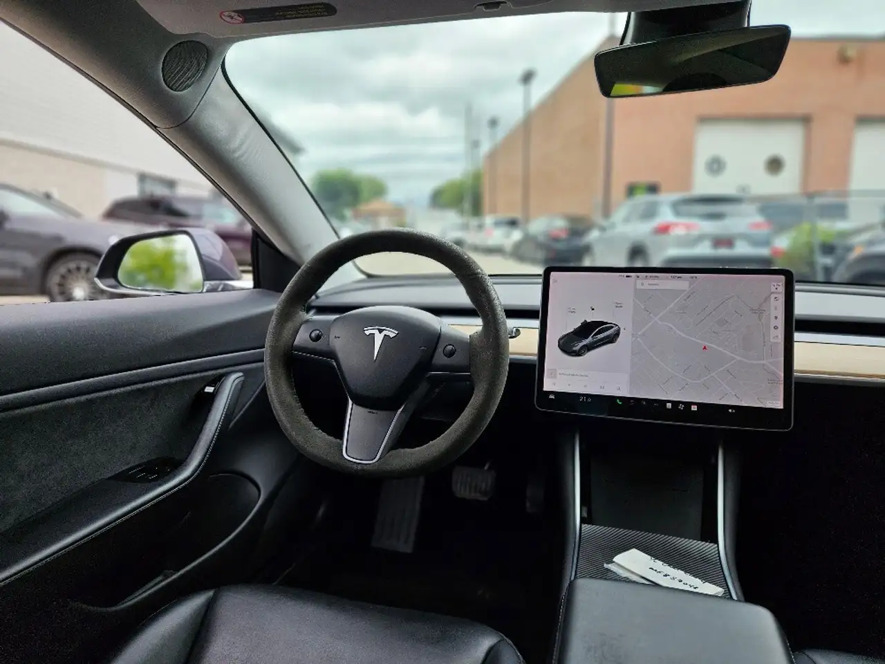 Tesla Model 3 снимка Tesla Model 3