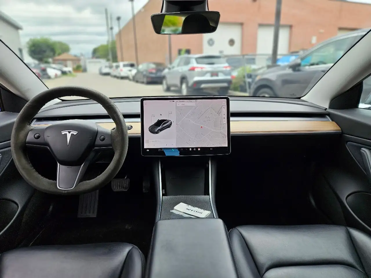 Tesla Model 3 снимка Tesla Model 3