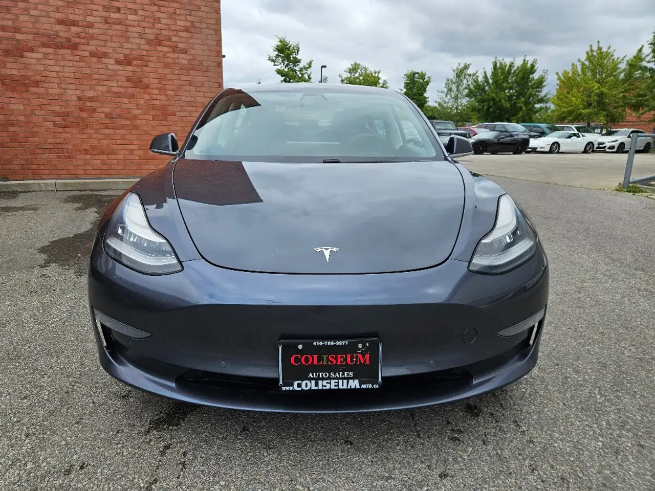 Tesla Model 3 снимка Tesla Model 3