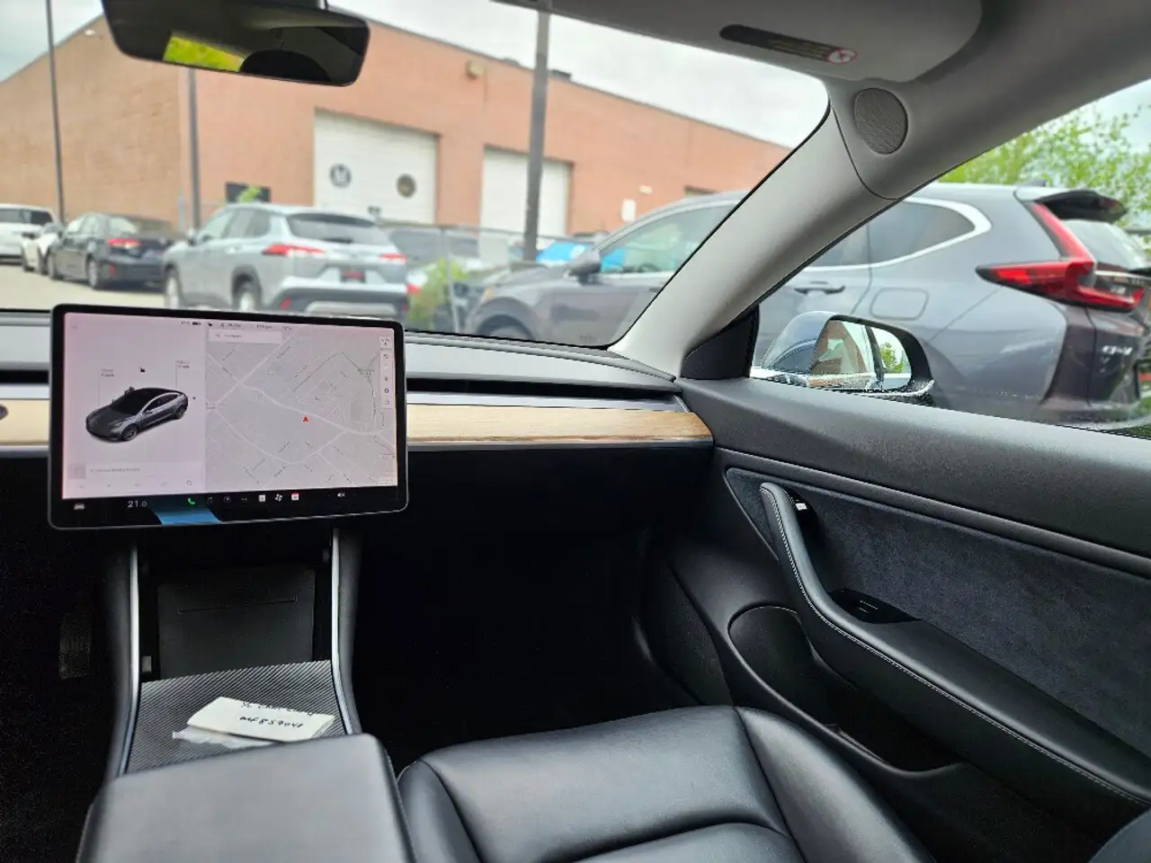 Tesla Model 3 снимка Tesla Model 3