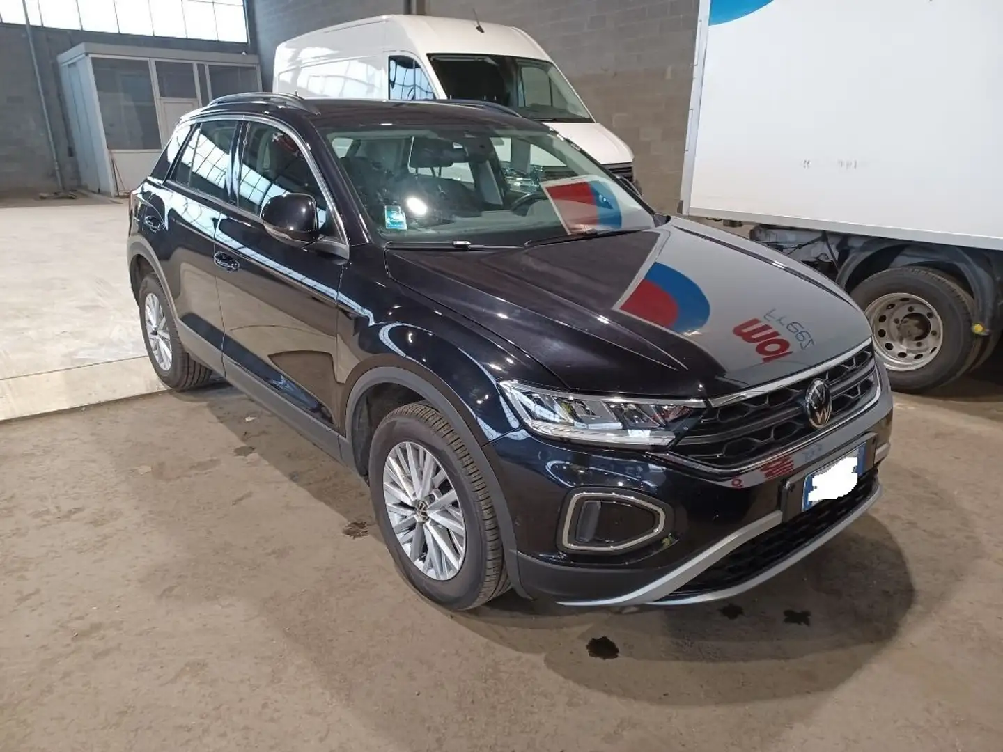 Volkswagen T-Roc 2.0 TDI SCR Life Zwart - 2