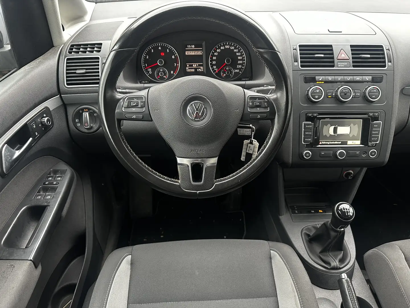 Volkswagen Touran Life 1,2 TSI | TüV Neu |1.Hand | Navi | Klima | Grau - 2
