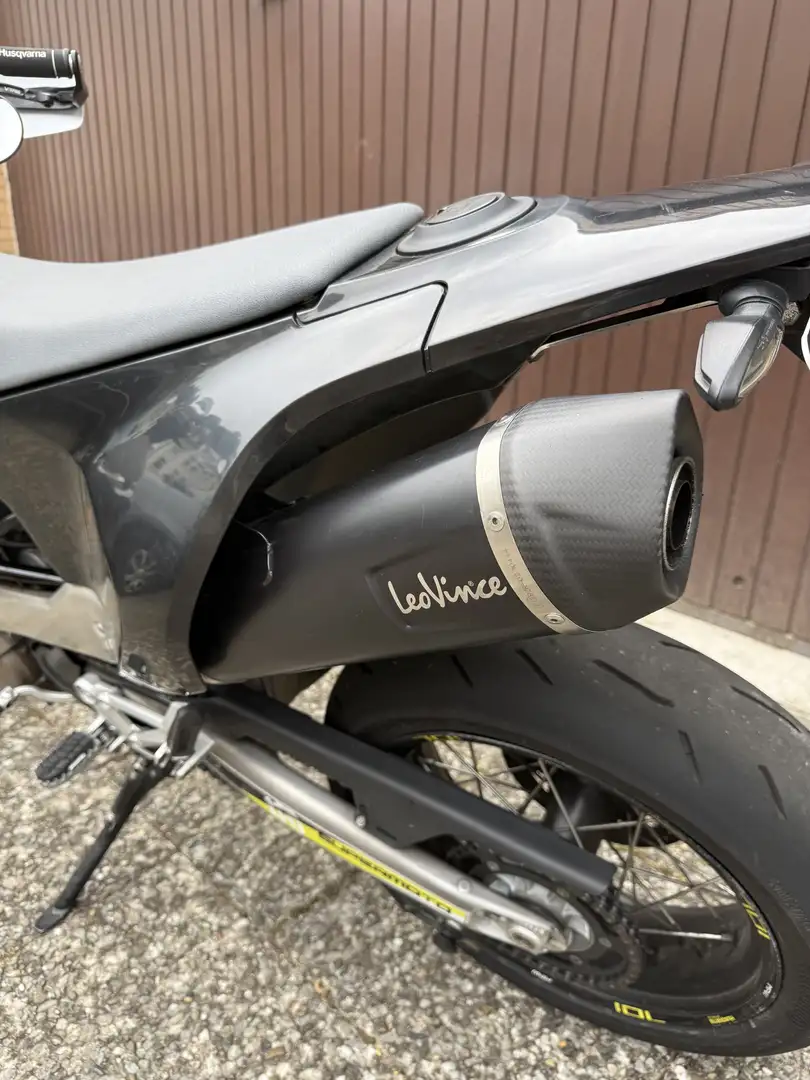 Husqvarna 701 Supermoto - 1