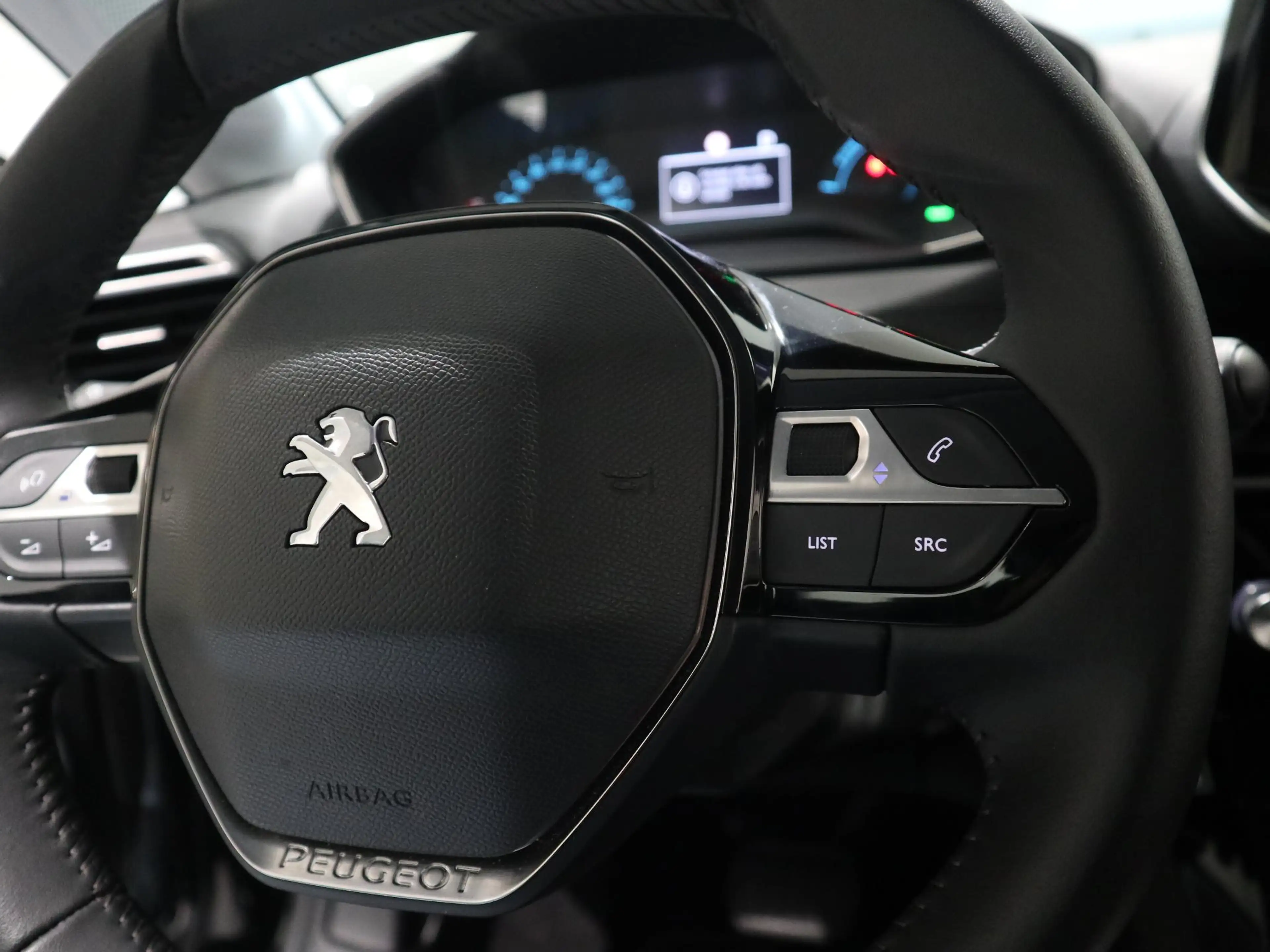 Peugeot e-208 EV Active Pack 50 kWh ANDROID AUTO/ APPLE CARPLAY — photo 13