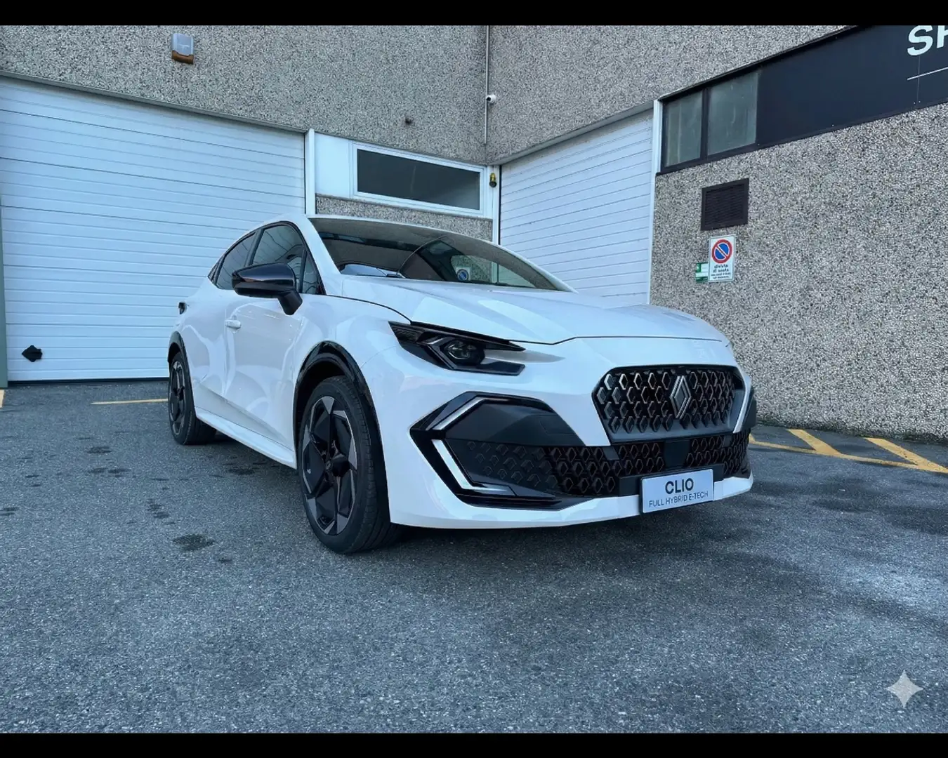 Renault Clio NUOVA CLIO 6 EVOLUTION 1.8 FULL HYBRID 160CV Bianco - 1
