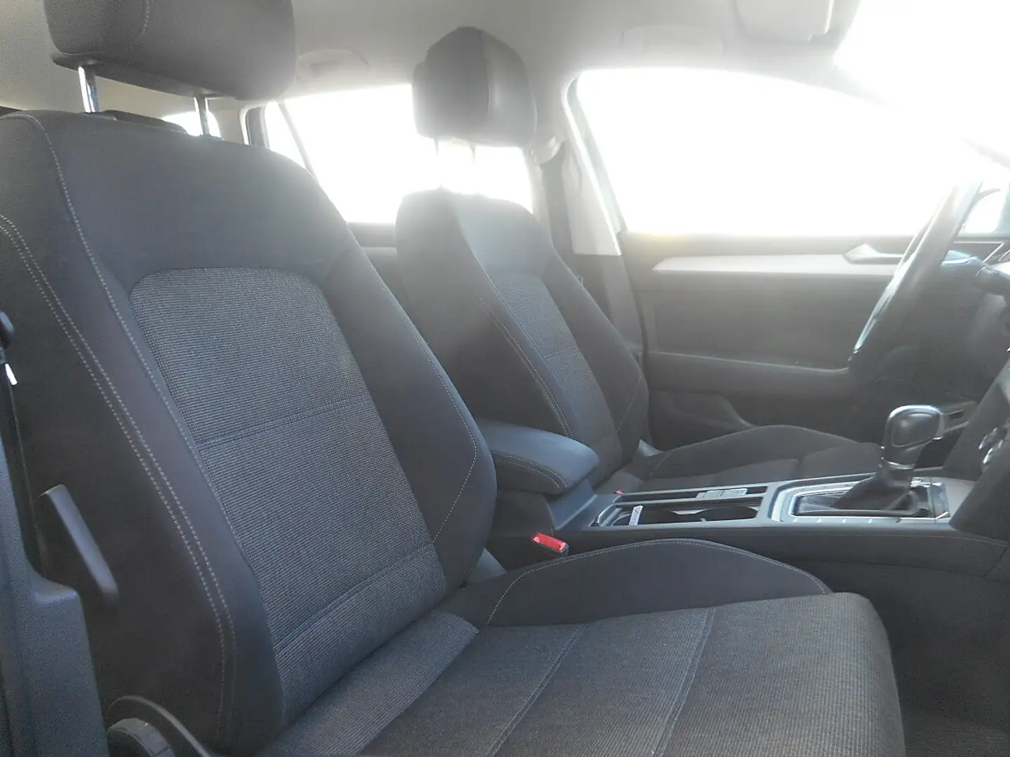 Volkswagen Passat Variant Comfortline 1,6 TDI DSG Schwarz - 2