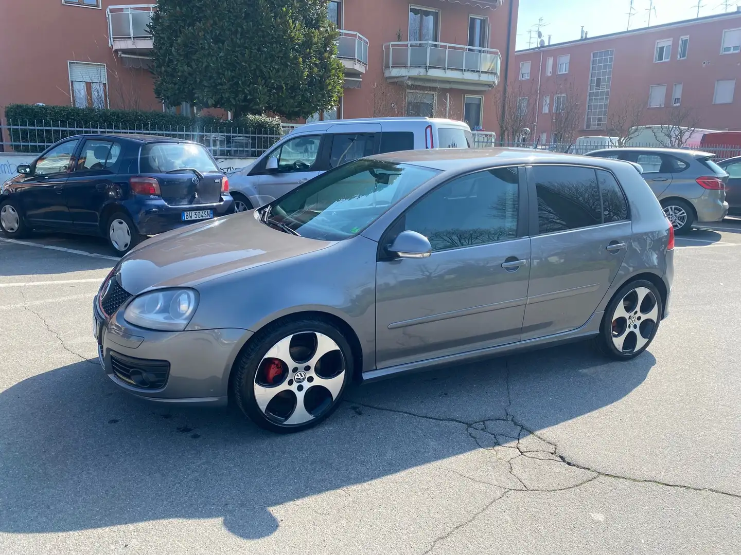 Volkswagen Golf 2.0 16 V TDI 5P SPORTLINE Gris - 1