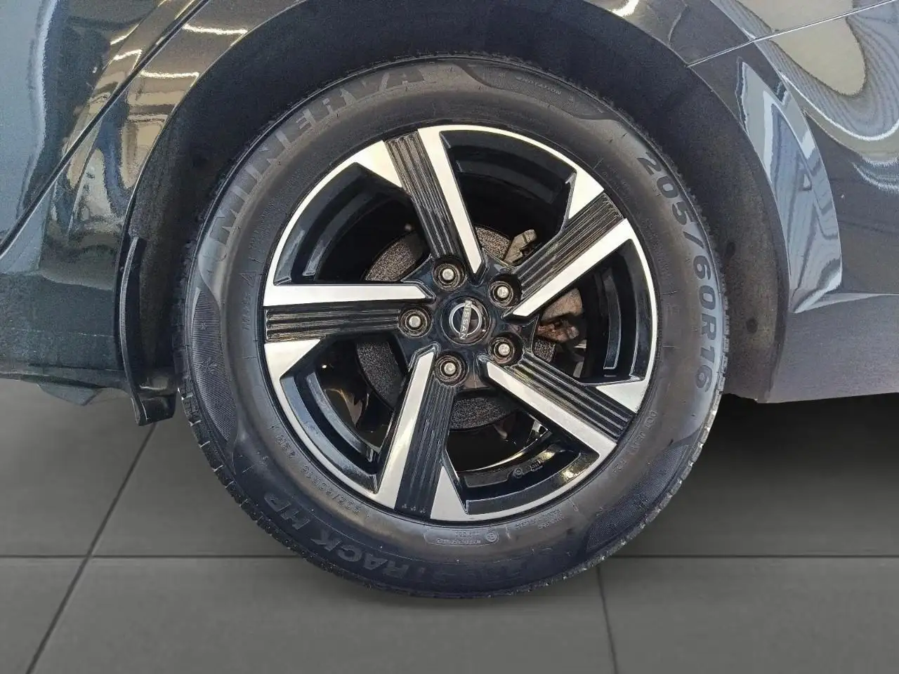 Nissan Sentra снимка Nissan Sentra