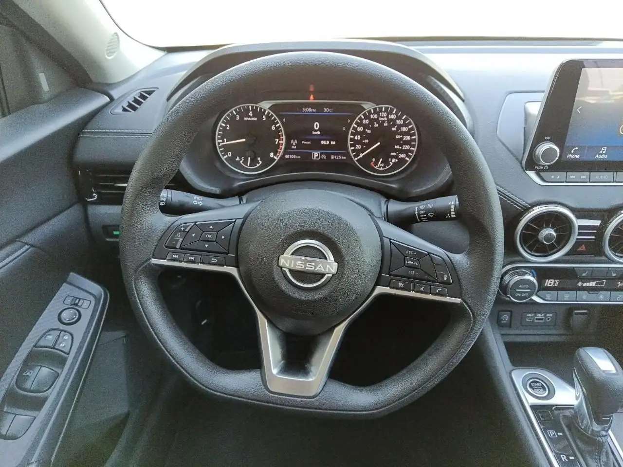 Nissan Sentra снимка Nissan Sentra