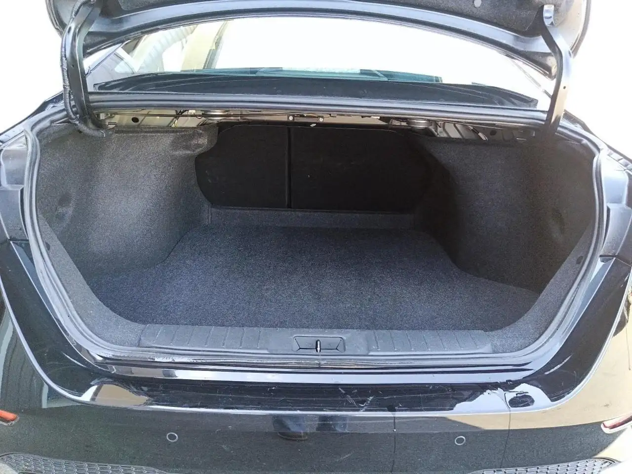 Nissan Sentra снимка Nissan Sentra