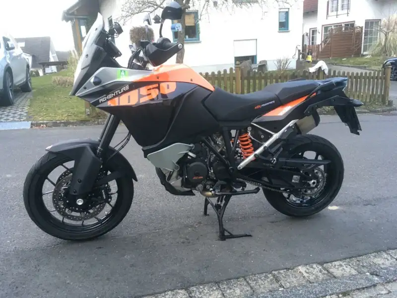 KTM 1050 Adventure - foto 2
