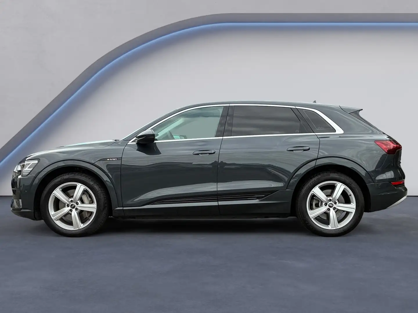Audi e-tron advanced 40 quattro 230kW LED+SHZ+PDC Grijs - 2