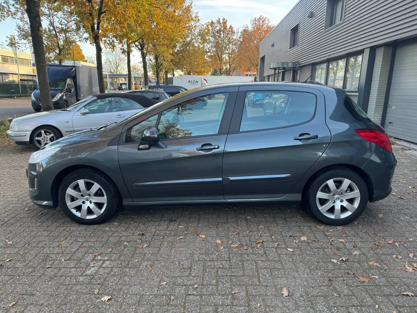 Peugeot 308 1.6 VTi Sublime Grijs - 2
