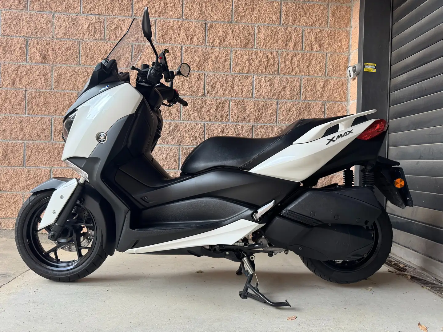 Yamaha X-Max 300 Tech Max Bianco - 2