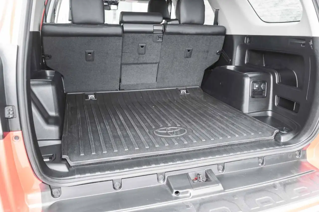 Toyota 4-Runner снимка Toyota 4-Runner