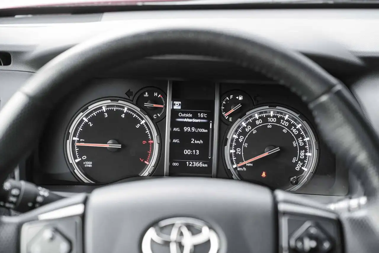 Toyota 4-Runner снимка Toyota 4-Runner
