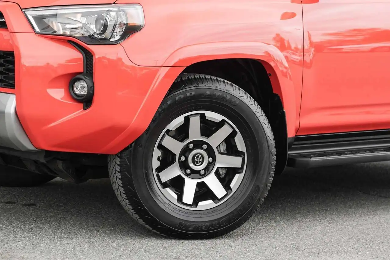Toyota 4-Runner снимка Toyota 4-Runner